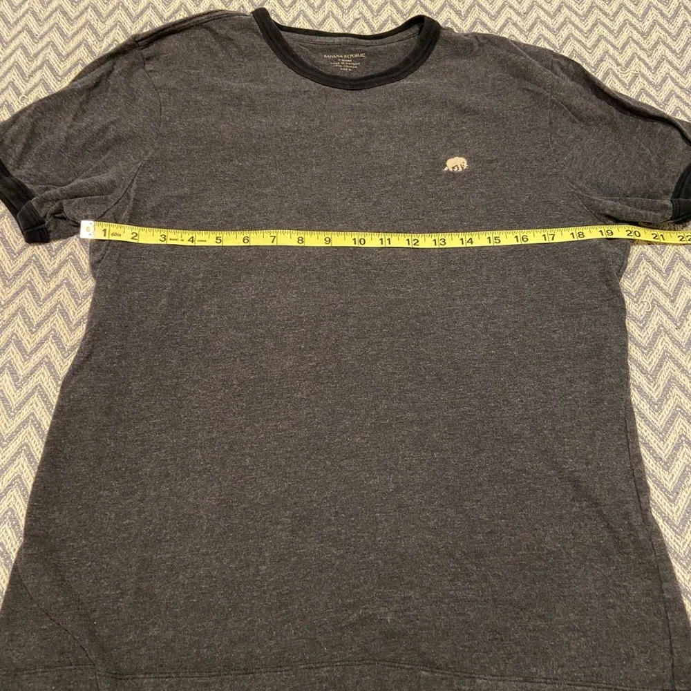 Banana Republic Charcoal Short Sleeve Tee